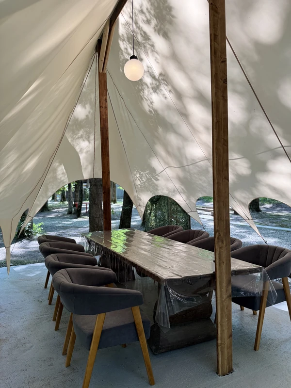 Столы под шатром 1